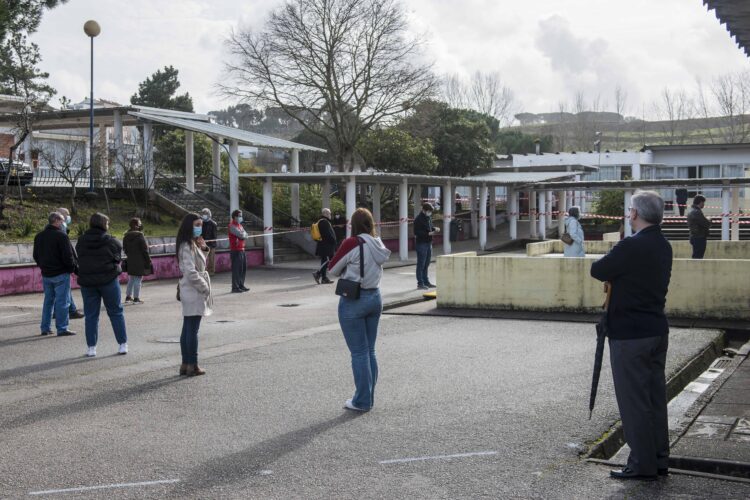 Afluência às urnas até às 16 horas foi de 35,44%, menos do que em 2016