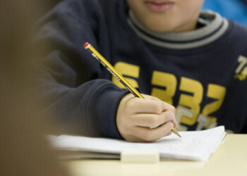Leiria activa escolas de acolhimento para crianças até aos 12 anos com pais na linha da frente no combate à pandemia