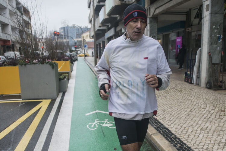Amigo presta homenagem a Carlos Vieira a exigir memorial em bronze