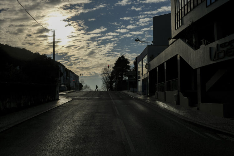 Efeito Natal: há 13 concelhos do distrito de Leiria com risco muito elevado ou extremamente elevado no mapa da Covid-19