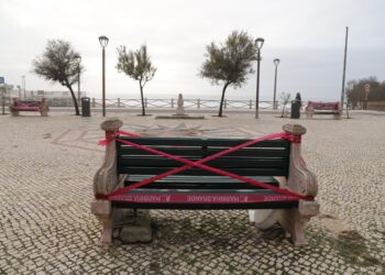 Frentes marítimas de São Pedro e da Vieira fechadas à circulação