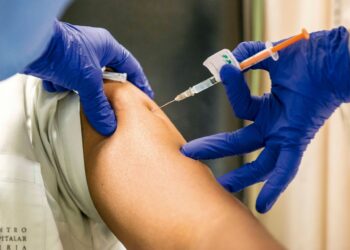 Mais de 1500 profissionais de saúde foram vacinados