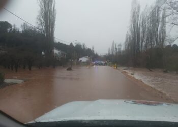 Chuva e vento fortes provocam cheias na região