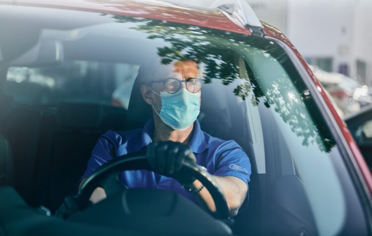 Concessionário Ford oferece mudança de óleo aos profissionais de saúde
