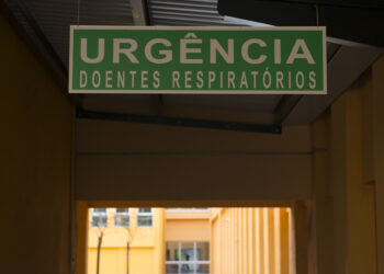 Covid-19: Hospitais do Centro cedem camas UCI a Lisboa e Vale do Tejo