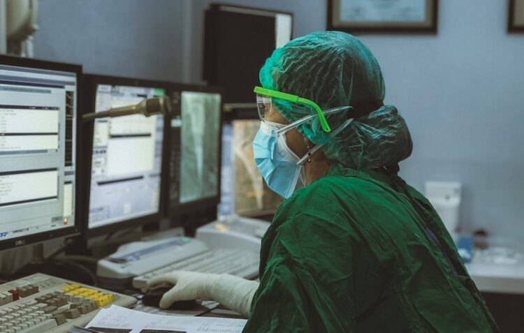 Cimalha e Ecomais doam 10 mil euros para monitores de sinais vitais ao Centro Hospitalar de Leiria
