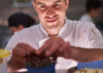 Chef Dárcio Henriques conquista primeira estrela Michelin