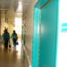 Centro Hospitalar de Leiria mantém restrições no acesso de acompanhantes