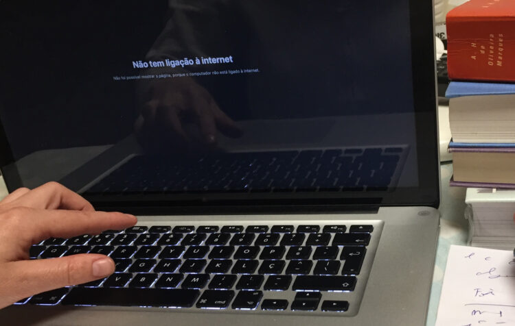 Crianças de Porto de Mós continuam sem internet (e sem aulas à distância) um ano depois