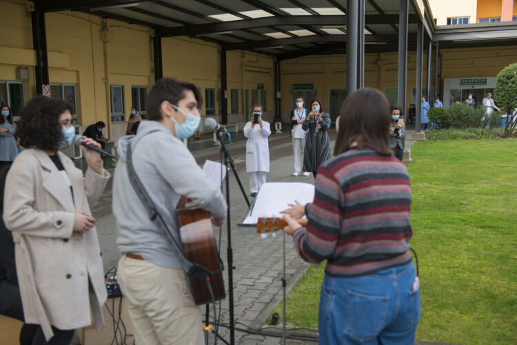 Artistas dão música aos doentes internados do hospital de Leiria
