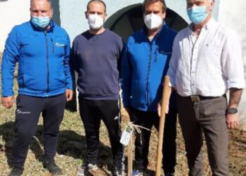 Para celebrar o Dia Mundial da Floresta, Município de Alvaiázere plantou um carvalho e ofereceu árvores autóctones às crianças