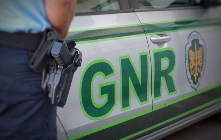Toxicodependente detido em Alcobaça por maus-tratos à mãe