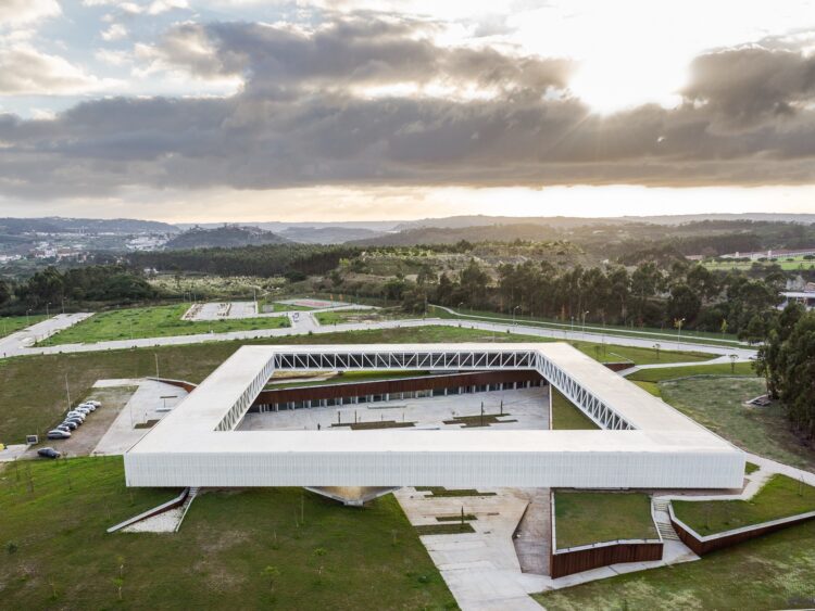 ESAD.CR lança Plataforma de Ofícios Digitais com Óbidos Parque e Município de Óbidos