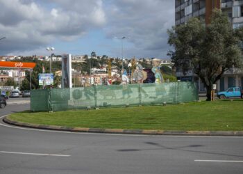 Trabalhos de requalificação do monumento rotário, em Leiria