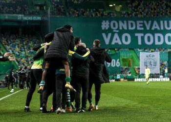 Famoso 12.º jogador tem mais fama do que proveito no futebol actual