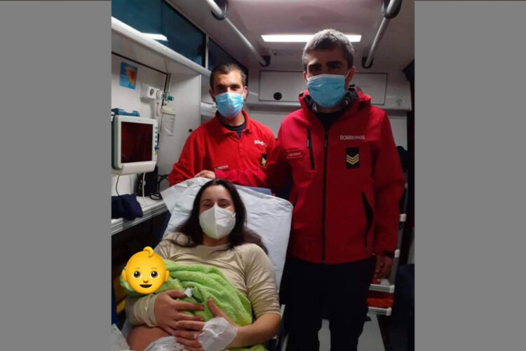 Bebé nasce em ambulância dos Bombeiros de Ourém