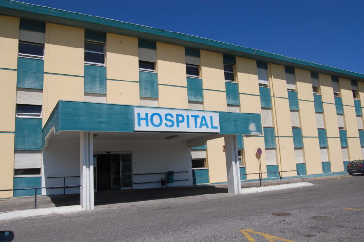 Hospital de Peniche vai remover cobertura de amianto