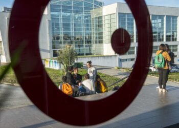 Alunos de saúde apoiam compra de material para o hospital de Leiria