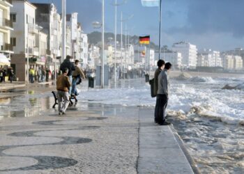 Câmara da Nazaré recusa proposta para transformar estacionamentos em esplanadas