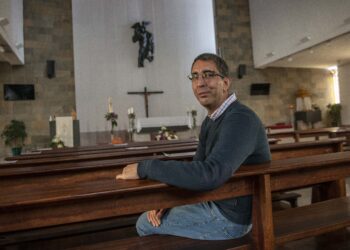 Ordenado padre aos 45 anos depois de uma carreira no exército