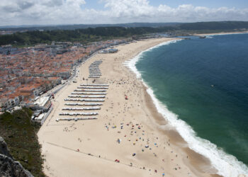 Já se conhece a lotação das praias e a Nazaré é a maior do País