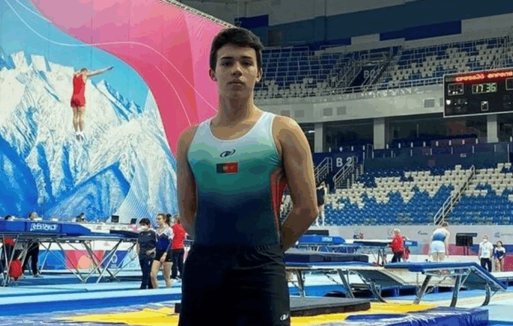 Martim Lavado vice-campeão europeu por equipas no duplo mini trampolim