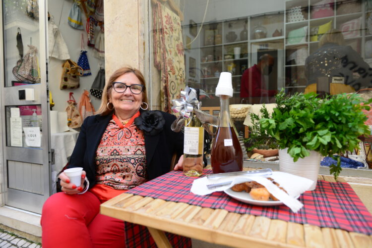 Laurinda Timóteo celebra hoje 50 anos ao serviço do público