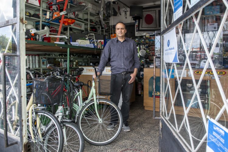 “Rosa das bicicletas”, negócio com história na terra das duas rodas