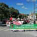 População sai à rua para comemorar 1.º de Maio