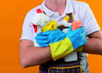 Homens e licenciados derrubam preconceito no trabalho doméstico