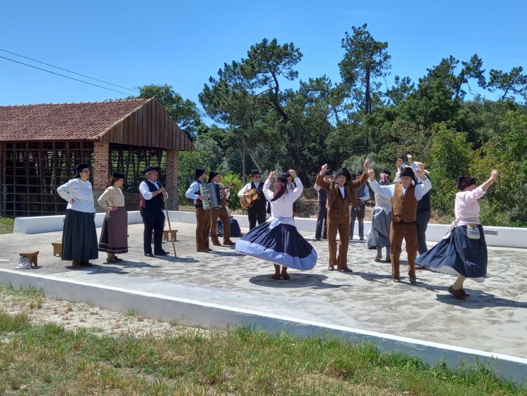 Grupos de folclore apresentam Andores, Ofertas e Fogaças no Agromuseu Municipal