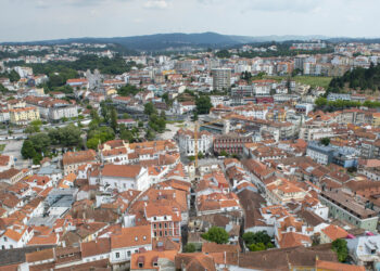 Covid-19: Nos 16 concelhos do distrito, Leiria, Caldas da Rainha e Pombal concentram quase 70% de todos os casos activos