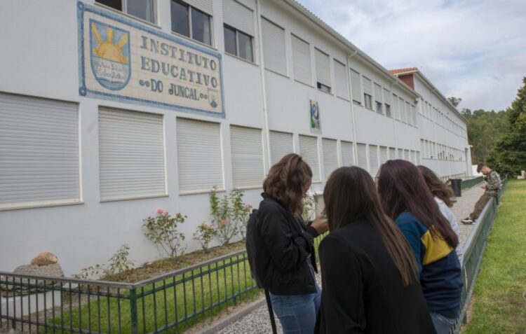 Alunos do Instituto Educativo do Juncal divulgam programa 50 Horas