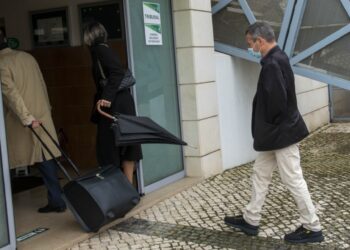 Luís Pinto absolvido de todos os crimes de recurso à prostituição de menores