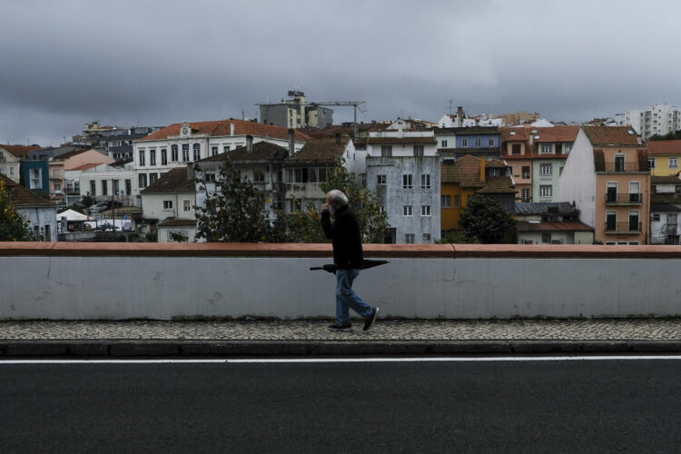 Covid-19: sete dos 16 concelhos do distrito estão livres de infecção. Em quatro, há apenas 1 infectado