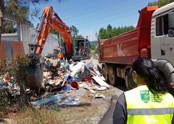 Eliminada lixeira a céu aberto nos Pousos com a remoção de 37 toneladas de resíduos