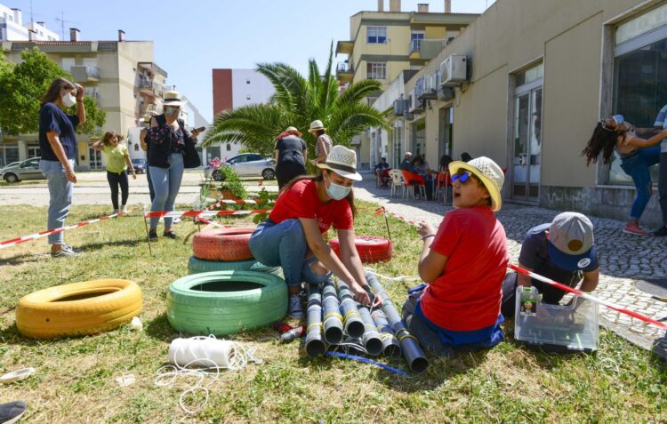 Há uma nova zona de estar ao ar livre dada por crianças à Quinta do Alçada