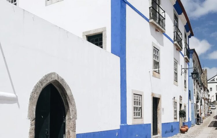 Biblioteca Municipal de Óbidos inaugura na Casa José Saramago