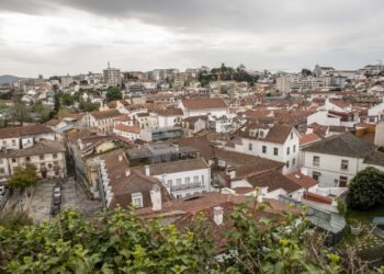 Covid-19: Leiria ultrapassa 400 casos activos de infecção por SARS-CoV-2