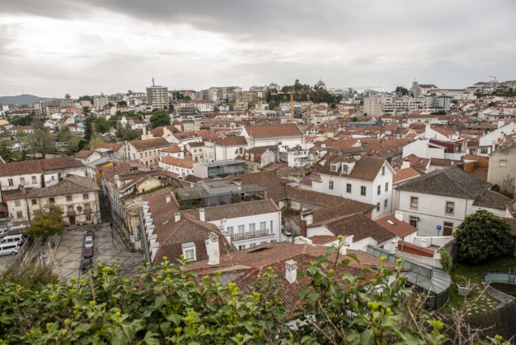 Covid-19: Leiria ultrapassa 400 casos activos de infecção por SARS-CoV-2