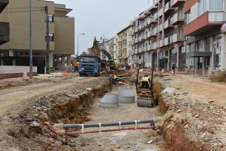 Corte de trânsito na Avenida Nossa Senhora de Fátima, em Leiria