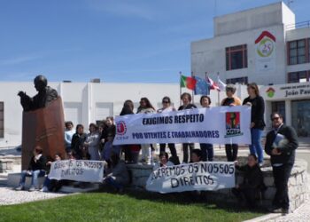 Funcionários do Centro de Apoio a Deficientes João Paulo II em greve