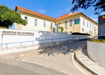 Centro Hospitalar de Leiria suspendeu a entrada de acompanhantes e visitas no Hospital de Alcobaça