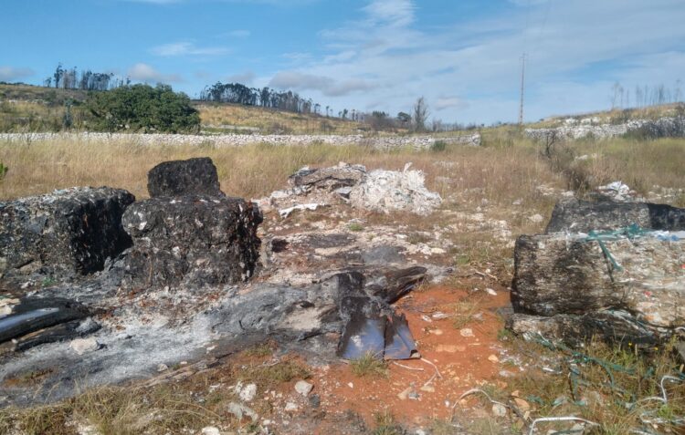Parque Natural usado como depósito ilegal de lixo