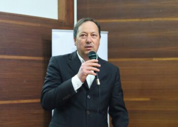 Adélio Amaro homenageado pela Academia de Filosofia e Ciências Humanísticas Lucentina