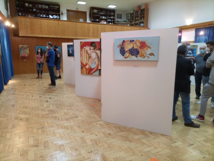 Biblioteca de Instrução Popular apresenta exposição de pintura durante Agosto