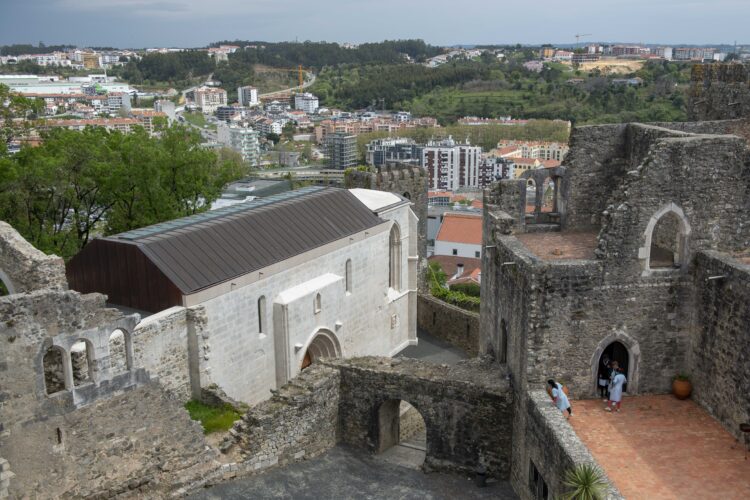 Covid-19: Leiria chega aos 400 casos activos e tem incidência de 331 casos por 100 mil/hab.