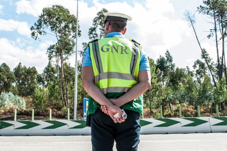 Colisão entre carro e mota causa um morto no Bombarral