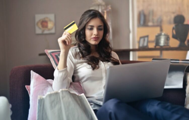 Lojas online tiveram boom em 2020 e a tendência é para continuar