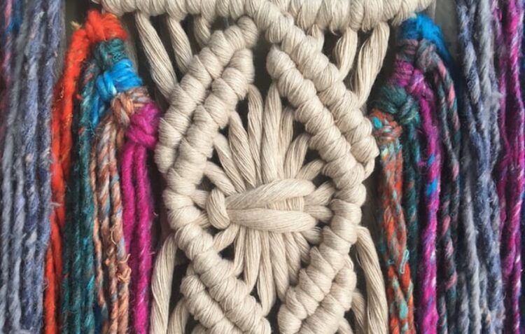“Fios da Maternidade” promove a aprendizagem de macramé durante a maternidade